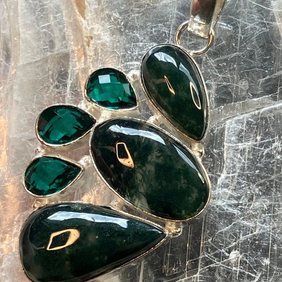 Moss Agate and Green Stone Jewelry Crystal Pendant - Picture 9 of 10